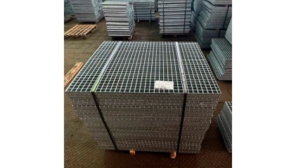 Решетчатый прессованный настил P Zn 33x33 / 30x3 Ст3пс фото решетчатый прессованный настил P Zn 33x33 / 30x3 Ст3пс купить в Кирове